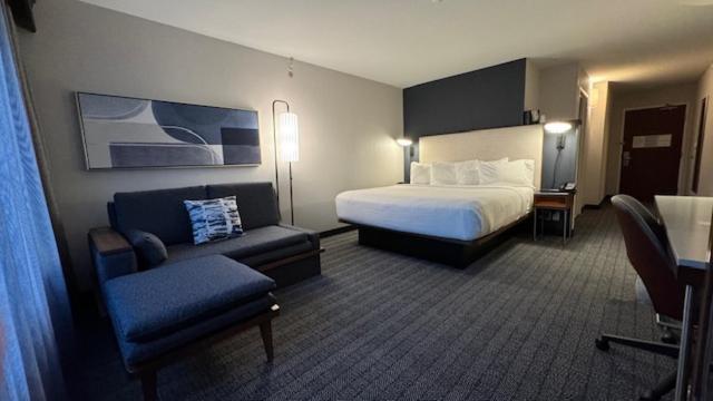 Hotel Courtyard By Marriott Kingston Esterno foto