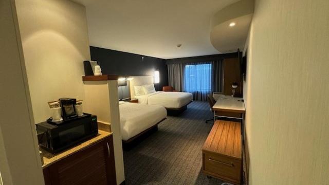 Hotel Courtyard By Marriott Kingston Esterno foto