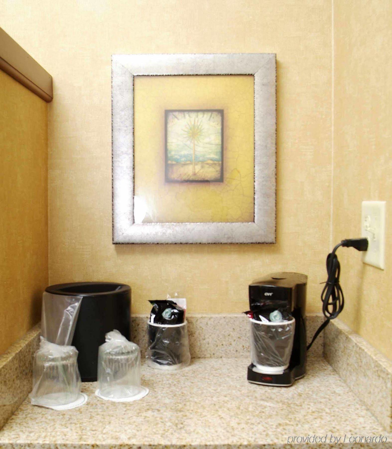 Hotel Courtyard By Marriott Kingston Esterno foto