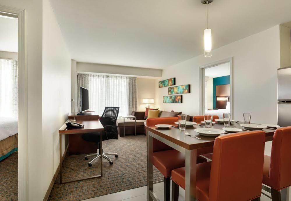 Hotel Courtyard By Marriott Kingston Esterno foto